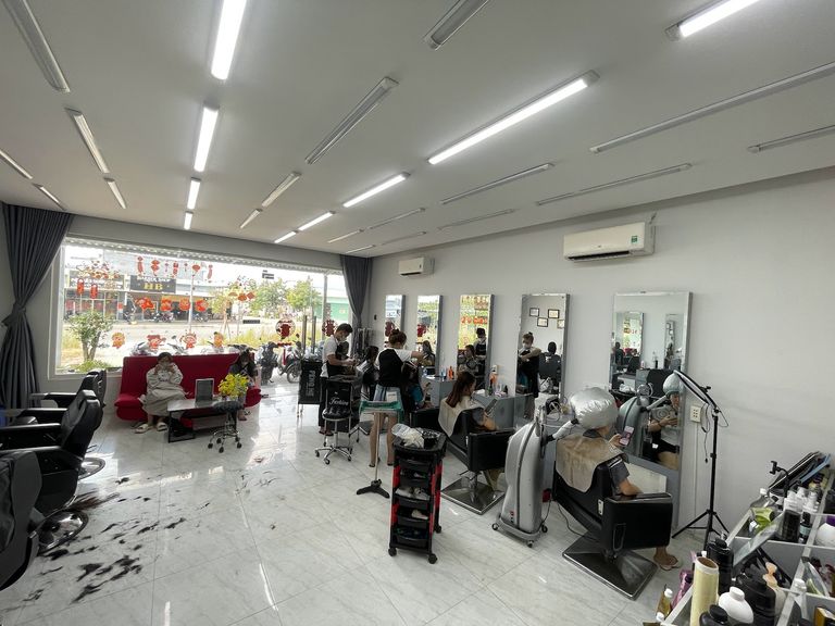 Salon Chiến Nguyễn